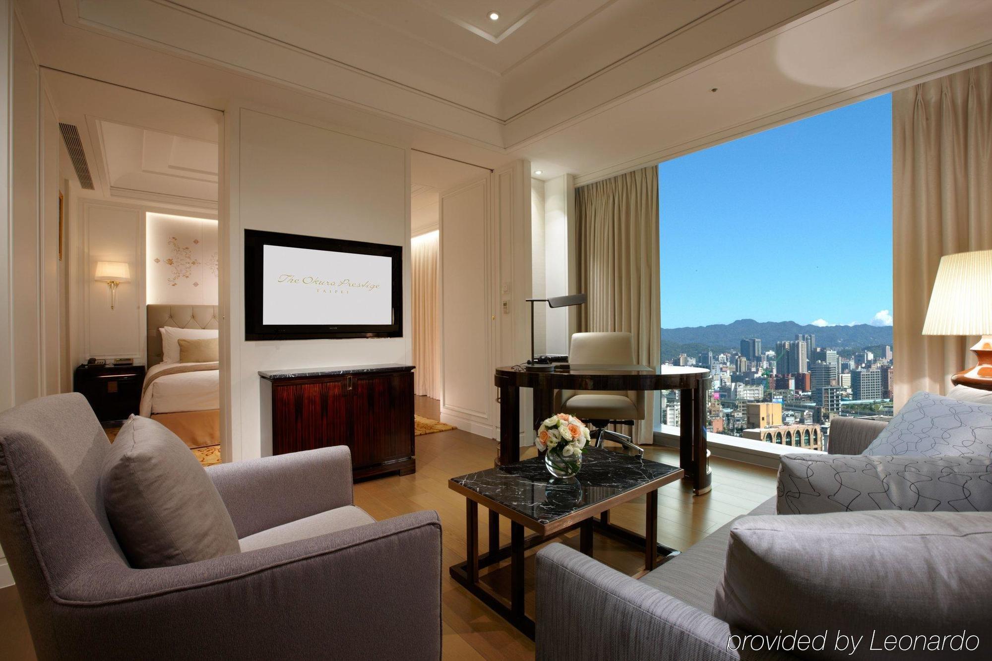 Готель The Okura Prestige Тайбей Екстер'єр фото Suite at The Mira Hong Kong