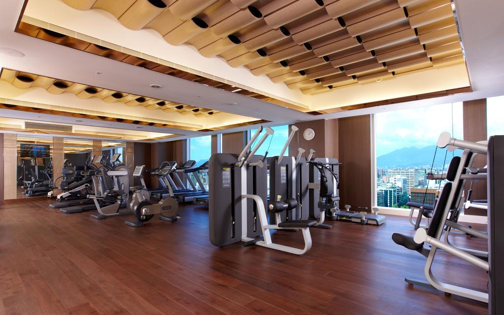 Готель The Okura Prestige Тайбей Екстер'єр фото The gym at The Landmark
