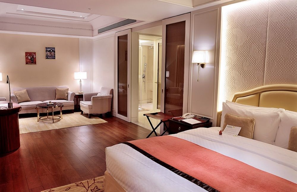 Готель The Okura Prestige Тайбей Екстер'єр фото A suite at the Taj Mahal Palace, Mumbai